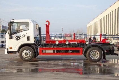 重汽王牌藍牌勾臂垃圾車