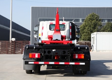 重汽豪曼藍(lán)牌地庫(kù)垃圾車