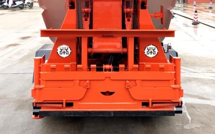 長(zhǎng)安后雙輪自裝卸式垃圾車_帝王環(huán)衛(wèi)牌HDW5032ZZZS6型自裝卸式垃圾車 長(zhǎng)安后雙輪自裝卸式垃圾車_帝王環(huán)衛(wèi)牌HDW5032ZZZS6型自裝卸式垃圾車