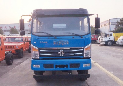 東風(fēng)四驅(qū)5方消防灑水車