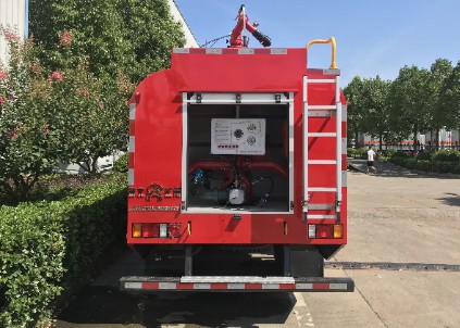 慶鈴五十鈴四驅(qū)供水車