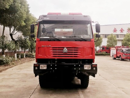 重汽豪沃四驅(qū)5.5噸消防車
