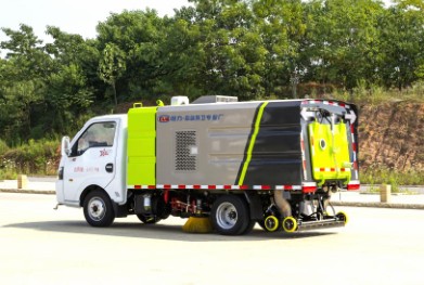 國(guó)六東風(fēng)途逸洗掃車(chē)_程力威牌CLW5041TXS6BT型洗掃車(chē)