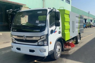 東風(fēng)大多利卡洗掃車(chē)_中潔牌XZL5120TXS6型洗掃車(chē)