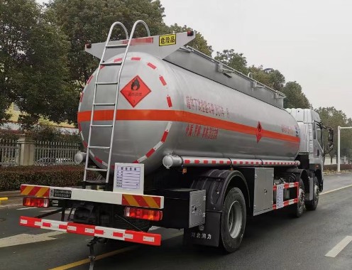 解放JK6前四后四20方易燃液體罐式運(yùn)輸車_潤知星牌SCS5264GRYCA6型易燃液體罐式運(yùn)輸車 解放JK6前四后四20方易燃液體罐式運(yùn)輸車_潤知星牌SCS5264GRYCA6型易燃液體罐式運(yùn)輸車