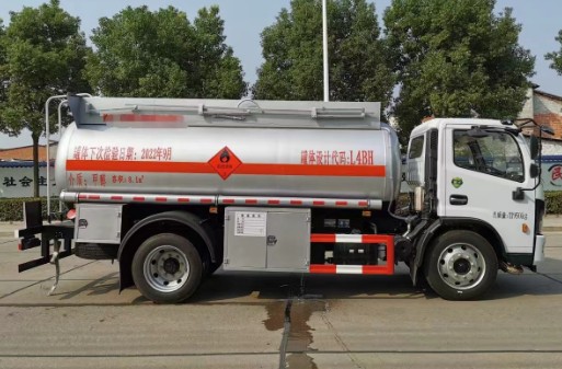 東風大多利卡8.1方易燃液體罐式運輸車_潤知星牌SCS5120GRYEQ6型易燃液體罐式運輸車 東風大多利卡8.1方易燃液體罐式運輸車_潤知星牌SCS5120GRYEQ6型易燃液體罐式運輸車