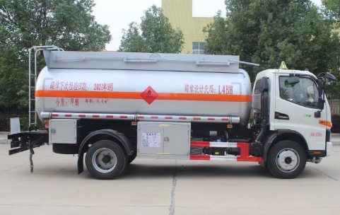 江淮駿鈴8.1方易燃液體罐式運(yùn)輸車_潤(rùn)知星牌SCS5121GRYHFC6型易燃液體罐式運(yùn)輸車 江淮駿鈴8.1方易燃液體罐式運(yùn)輸車_潤(rùn)知星牌SCS5121GRYHFC6型易燃液體罐式運(yùn)輸車