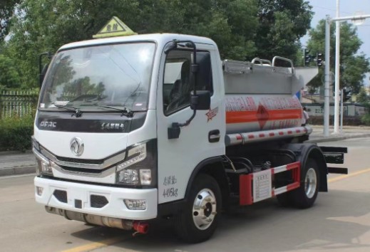 東風(fēng)多利卡1.92方藍(lán)牌易燃液體罐式運(yùn)輸車_潤(rùn)知星牌SCS5041GRYEQ6型易燃液體罐式運(yùn)輸車 東風(fēng)多利卡1.92方藍(lán)牌易燃液體罐式運(yùn)輸車_潤(rùn)知星牌SCS5041GRYEQ6型易燃液體罐式運(yùn)輸車