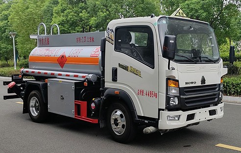 重汽豪沃2.8方藍(lán)牌加油車_專威牌HTW5047GJYZZQ6型加油車 重汽豪沃2.8方藍(lán)牌加油車_專威牌HTW5047GJYZZQ6型加油車