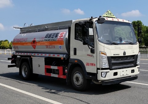 重汽豪沃8噸加油車 重汽豪沃8噸加油車