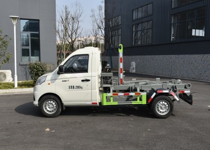 國六福田祥菱V勾臂垃圾車_最便宜的藍(lán)牌勾臂垃圾車