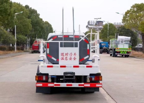 東風(fēng)華神新能源3方灑水車(chē),楚勝牌CSC5040GPSEHBEV型純電動(dòng)綠化噴灑車(chē) 東風(fēng)華神新能源3方灑水車(chē),楚勝牌CSC5040GPSEHBEV型純電動(dòng)綠化噴灑車(chē)