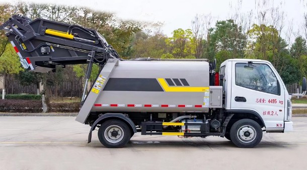 �����{(l��n)�Ɖ��s����܇,4���P�R���s����܇